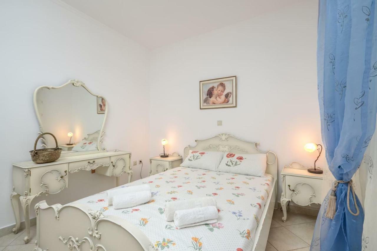 Independent Agapitos Apart , 2Bdrm, Private Patio Naxos City Kültér fotó